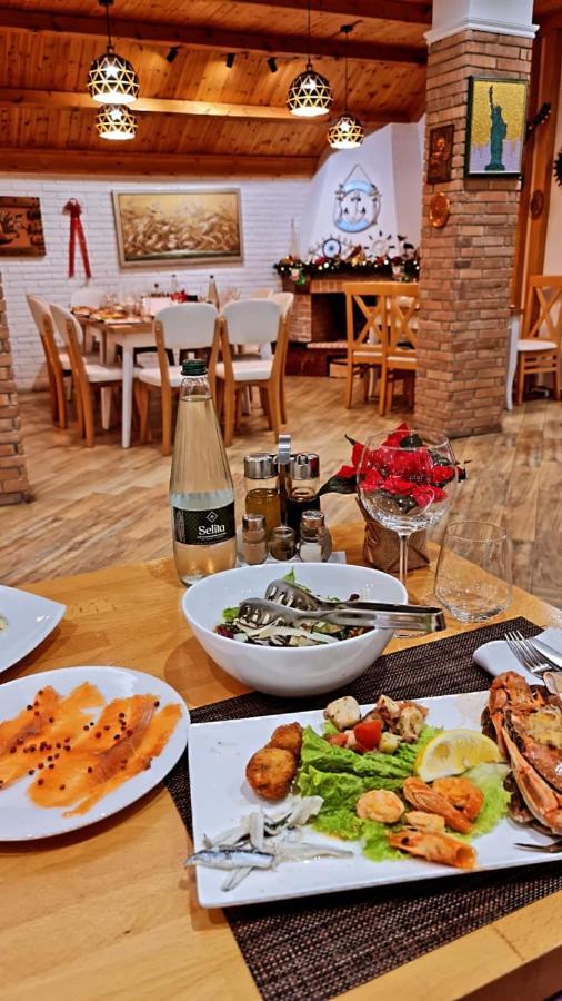 Hotel Dollari Kryemëdhej المظهر الخارجي الصورة